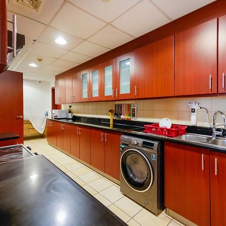Lunar Cozy Hostel - Jbr Dubai Esterno foto